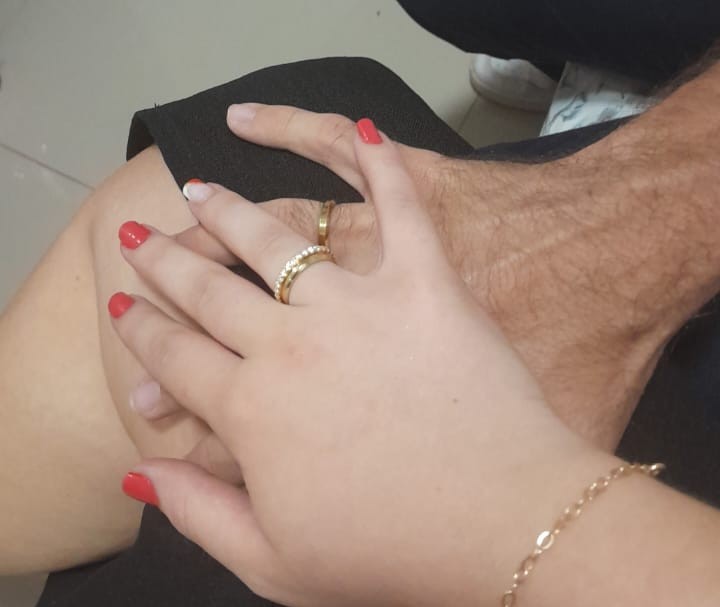 Nossas mãos com as alianças